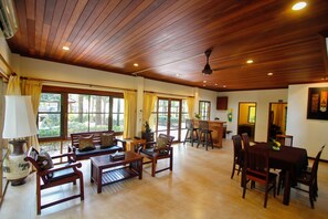 Televisión de pantalla plana