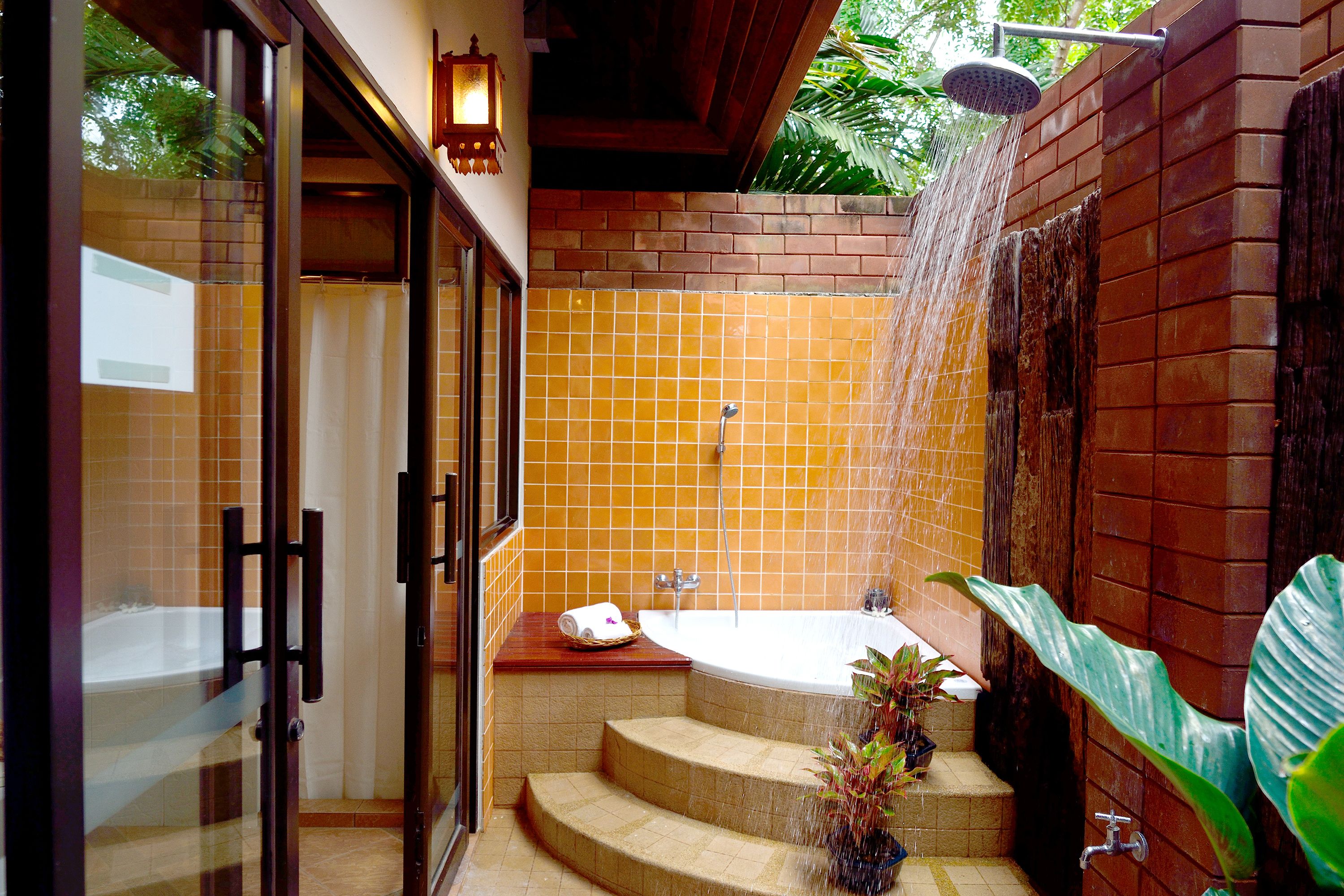 deluxe room, partial sea view | bathroom | shower, free toiletries, hair dryer, bidet