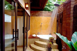 Deluxe Villa Sea View | Bathroom - Baan Grood Arcadia Resort & Spa (Bang Saphan)