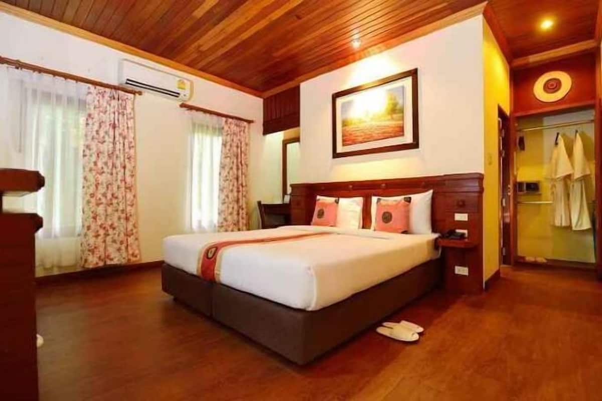 1 bedroom, in-room safe, blackout drapes, free WiFi