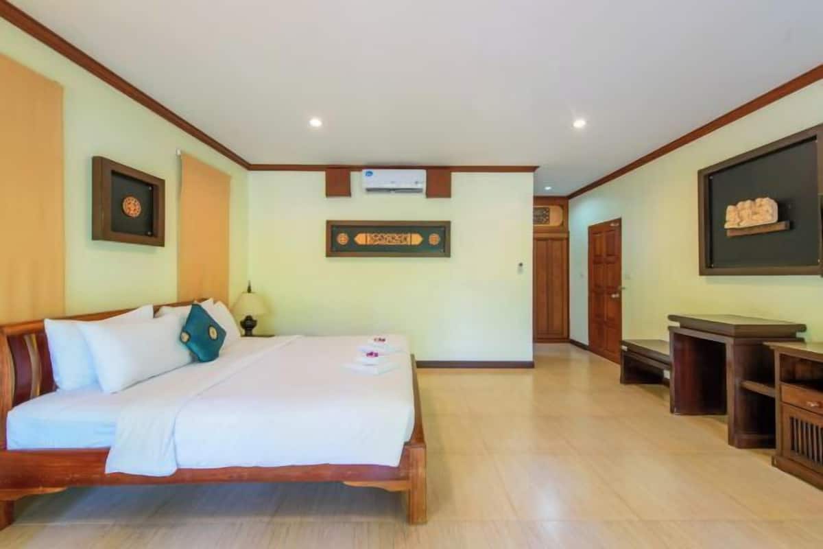 1 bedroom, in-room safe, blackout drapes, free WiFi