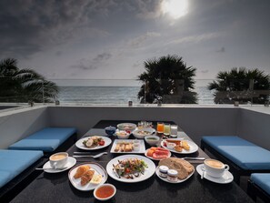 Daily full breakfast (THB 400 per person) - Sunshine Paradise Resort (Thap Sakae)