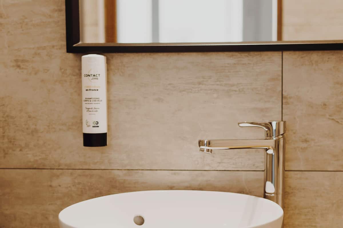 standard double or twin room | bathroom | free toiletries, hair dryer, towels