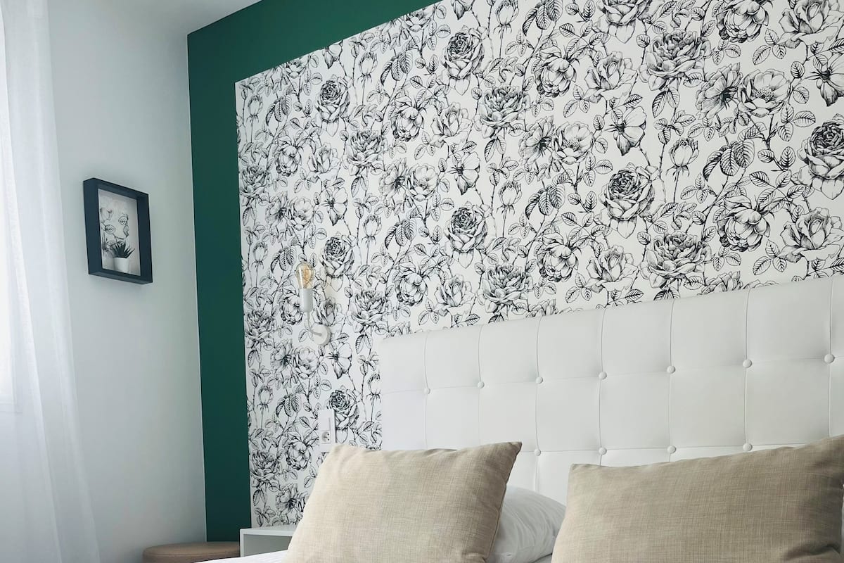 standard double or twin room | desk, soundproofing, iron/ironing board, free wifi