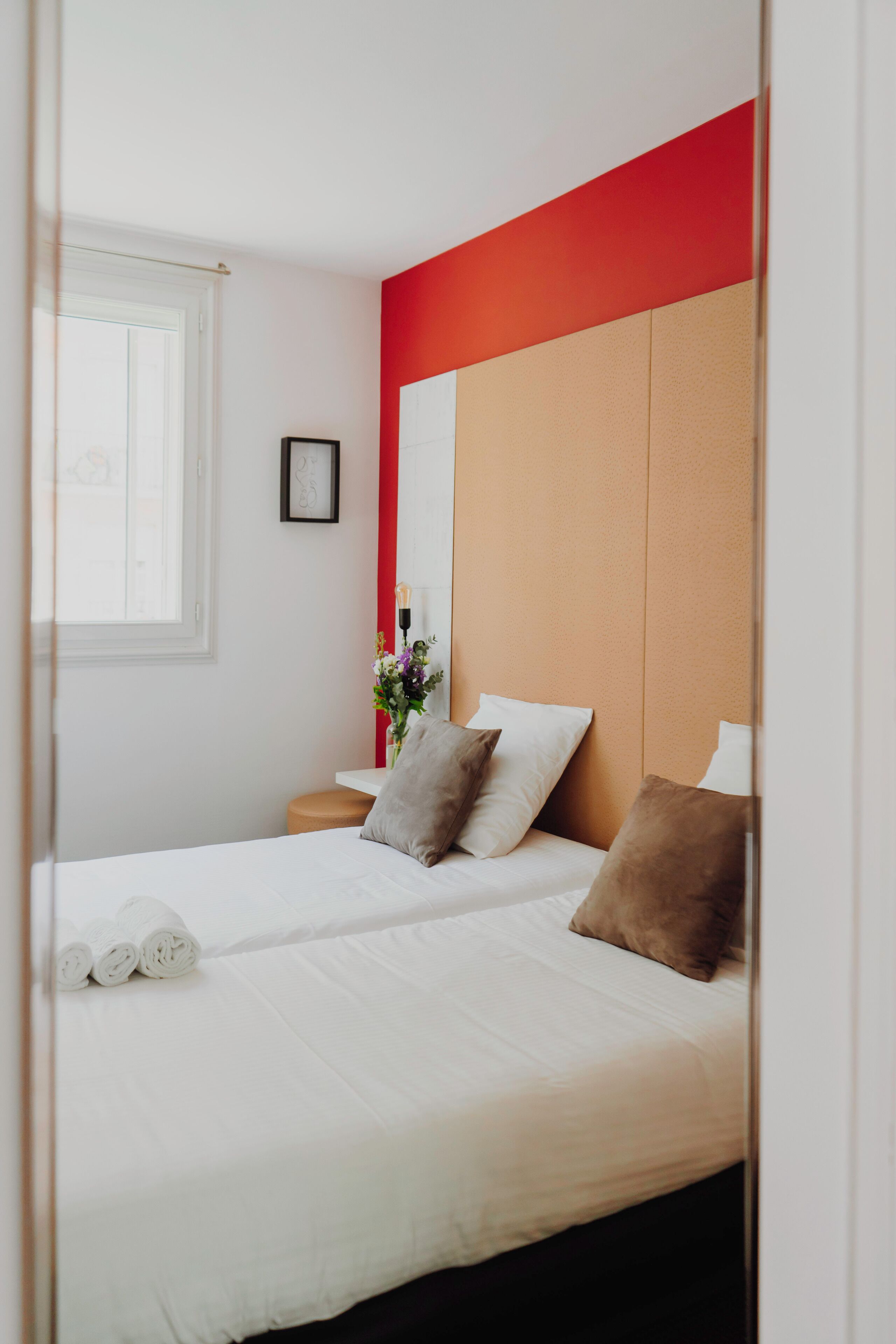 Quarto casal ou duplo standard | Escrivaninha, espaço de trabalho para notebook, quartos à prova de som