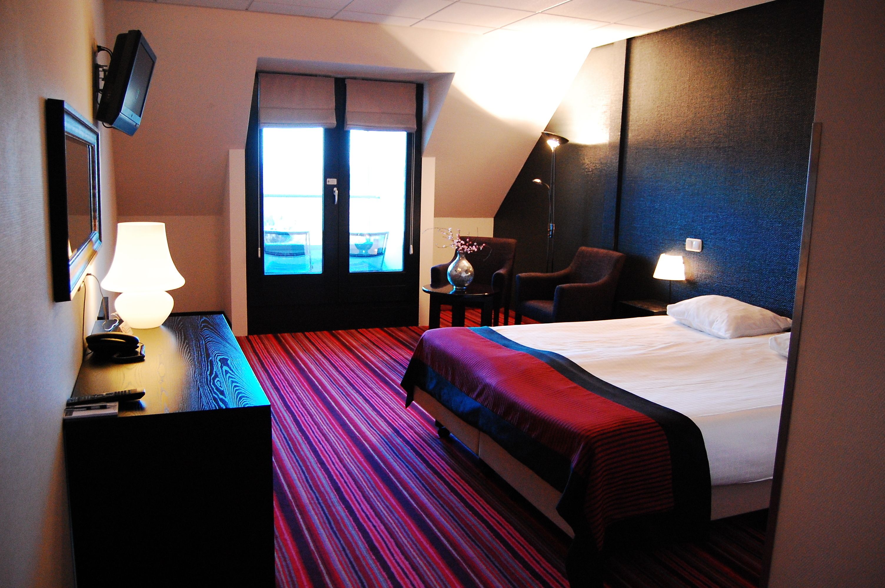 Deluxe-Zweibettzimmer, 2 Einzelbetten (Large) | Allergikerbettwaren, Zimmersafe, Schreibtisch