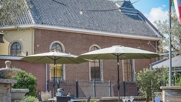 2 restauranter, der serverer frokost og aftensmad