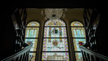 2 Restaurants, Mittagessen, Abendessen, internationale Küche