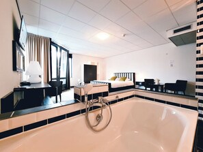Junior Suite, 1 King Bed