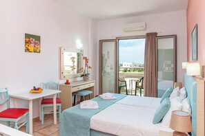 Standard Studio | Desk, free cribs/infant beds, bed sheets - Theoni Apartments (Hersonissos)