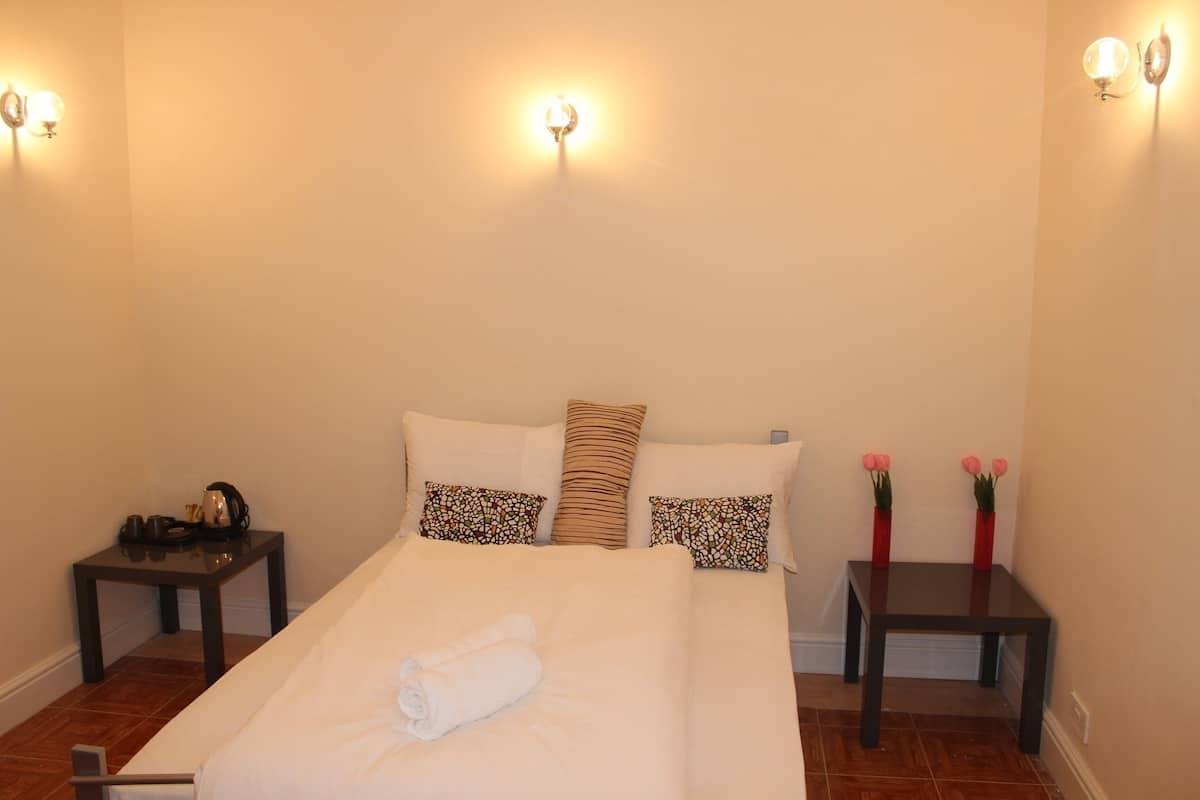 Iron/ironing board, free WiFi