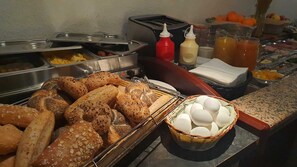 Free daily buffet breakfast