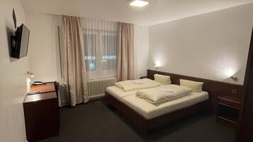 Doppel- oder Zweibettzimmer, Nichtraucher | Kostenloses WLAN, Bettwäsche