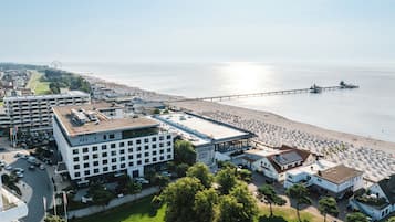 Vista frontal de la propiedad