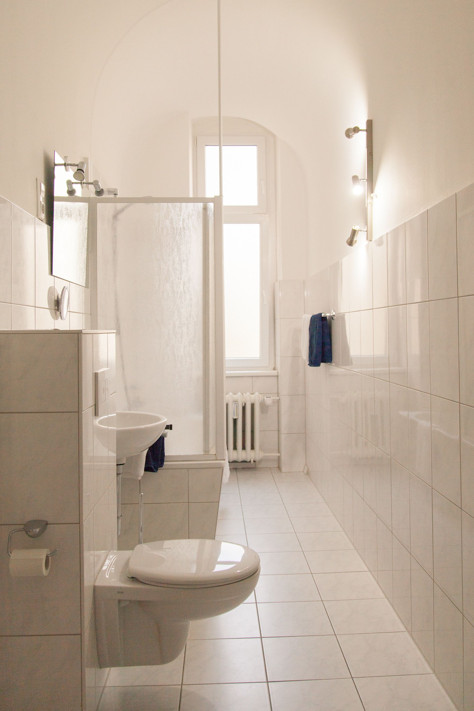 Sèche-cheveux, serviettes fournies