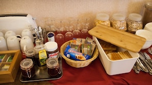 Breakfast area - Pension Am Park (Berlin)