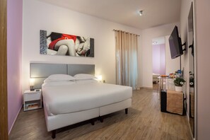 舒適客房 | 迷你吧、書桌、隔音、嬰兒床 (收費)