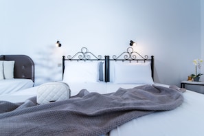 Superior Studio | Desk, iron/ironing board, free cribs/infant beds, free WiFi - Real Palace (Hersonissos)