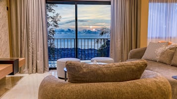 Suite ejecutiva | 1 habitación, minibar, caja de seguridad en la habitación y escritorio