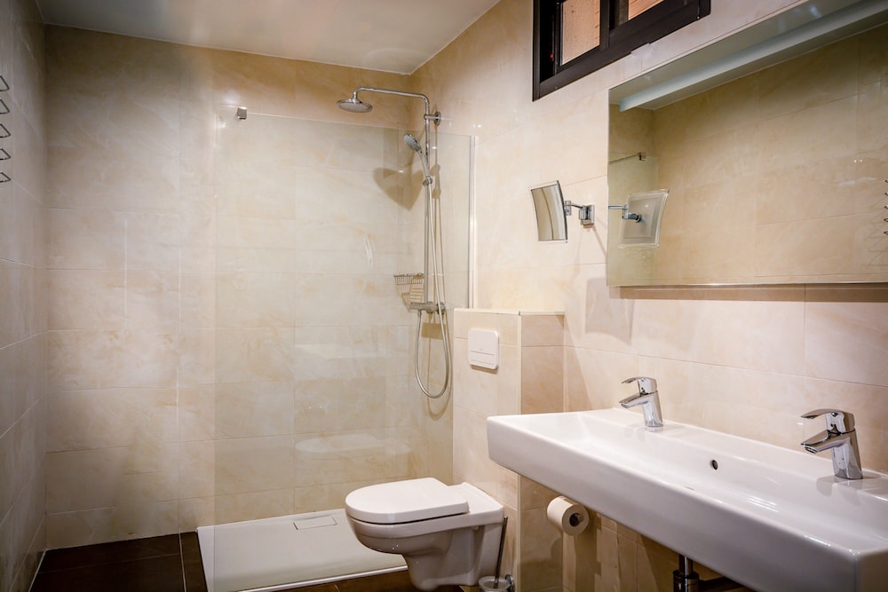 The Country Lodge Hotel by null