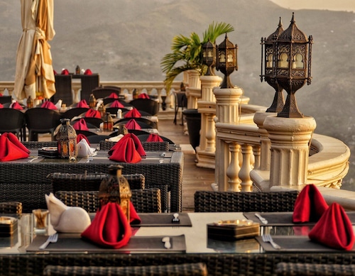 The Country Lodge Hotel