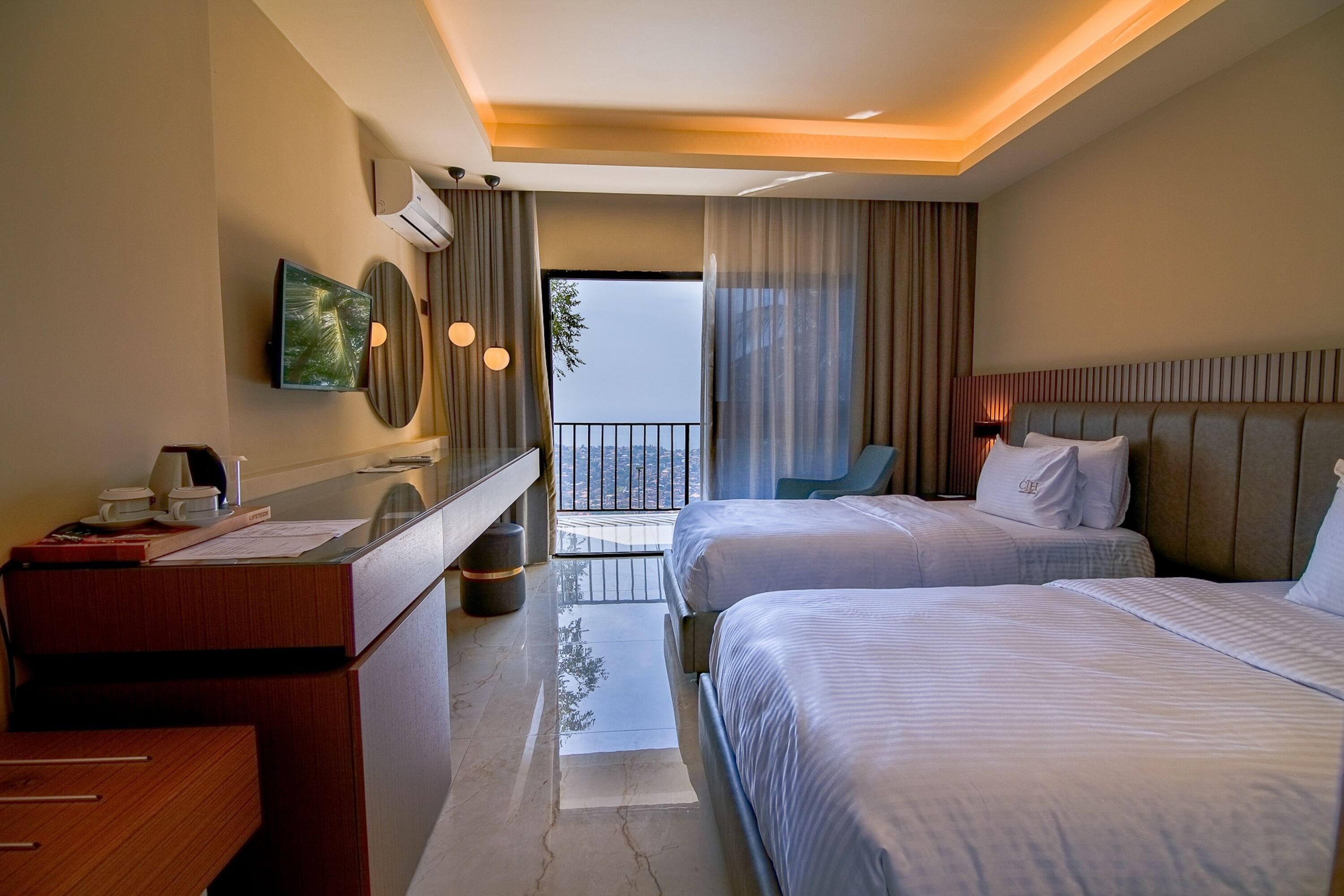 Phòng | Minibar, két bảo mật tại phòng, bàn, màn/rèm cản sáng 