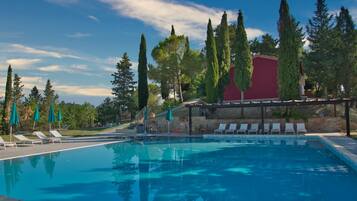 Seasonal outdoor pool, pool umbrellas, sun loungers
