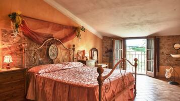 Chambre Double | Lits bébé (en supplément), lits pliants/supplémentaires, Wi-Fi gratuit