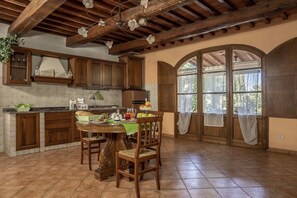 Apartment, 2 Bedrooms | Private kitchen