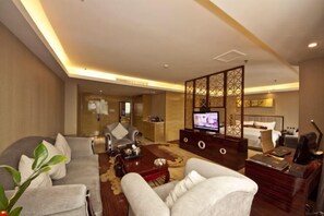 Minibar, in-room safe, iron/ironing board, cots/infant beds - Western Fortune Hotel Nanping (Nanping)