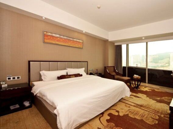 Minibar, in-room safe, iron/ironing board, cribs/infant beds