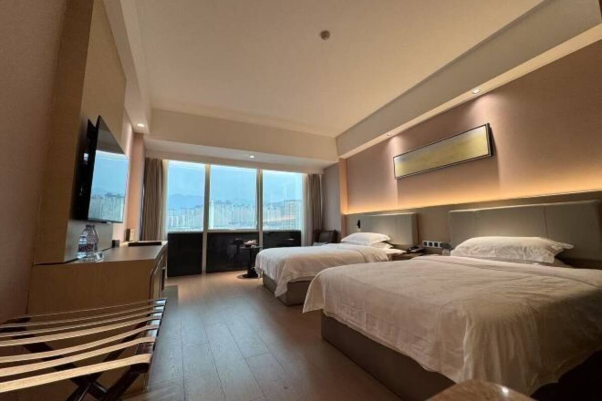 Minibar, coffres-forts dans les chambres, fer et planche à repasser