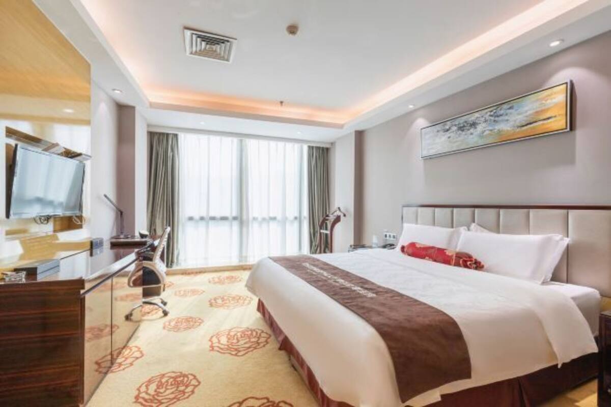 Minibar, coffres-forts dans les chambres, fer et planche à repasser