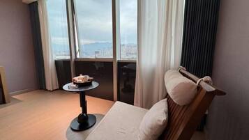 Minibar, in-room safe, iron/ironing board, cots/infant beds