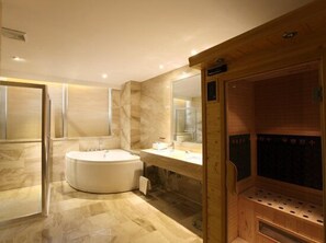 Minibar, két bảo mật tại phòng, bàn ủi/dụng cụ ủi quần áo
