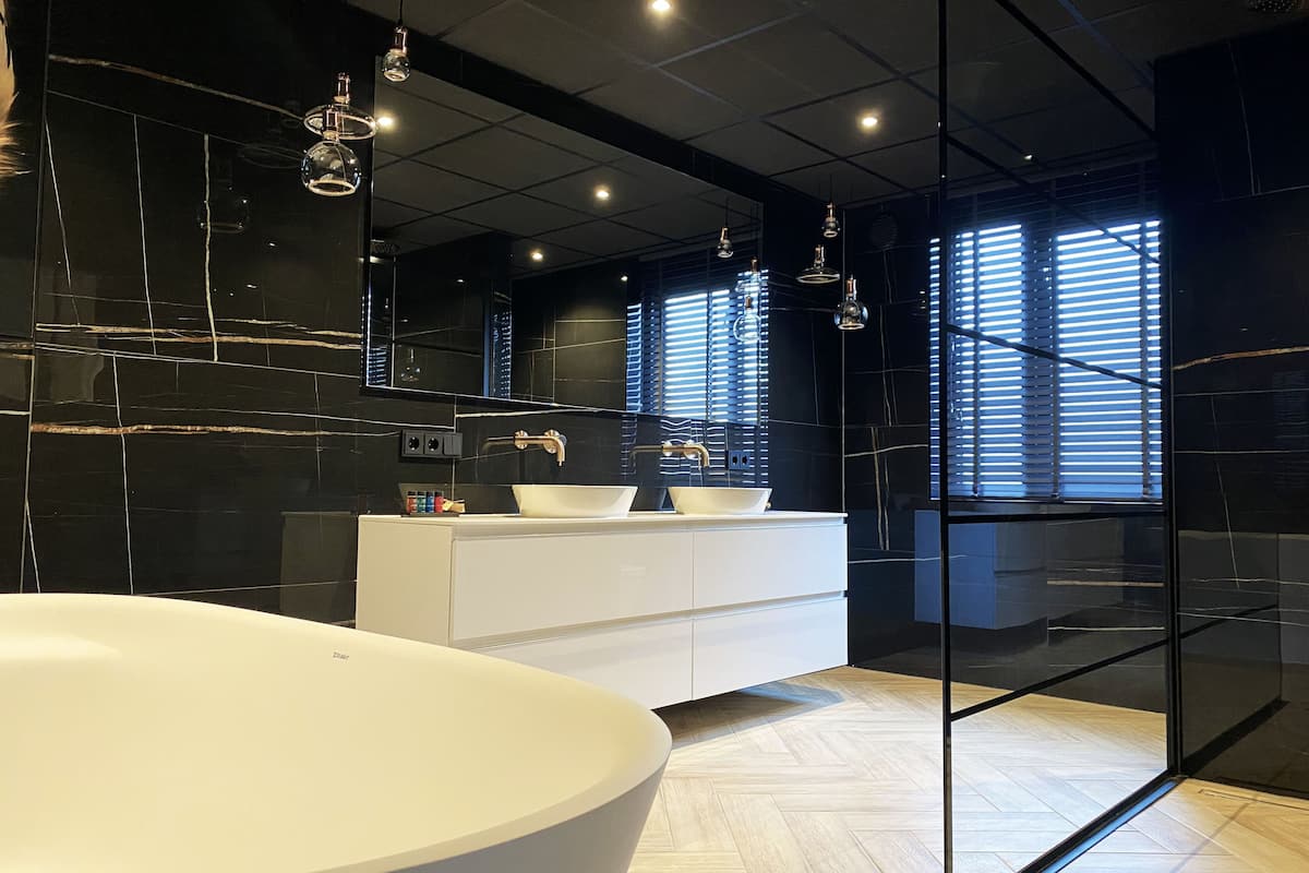 executive suite, 1 bedroom | bathroom | shower, rainfall showerhead, free toiletries, hair dryer