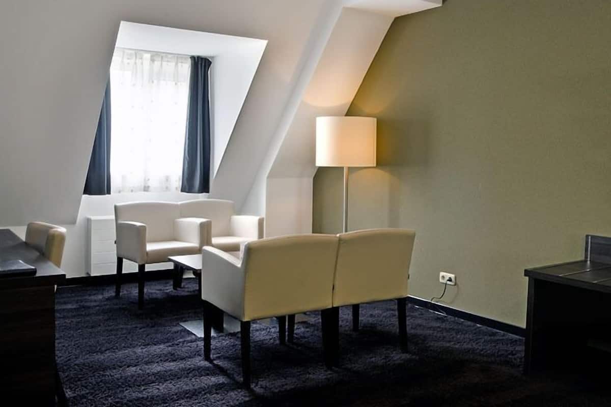 family quadruple room | living area | 32-inch flat-screen tv with digital channels, tv