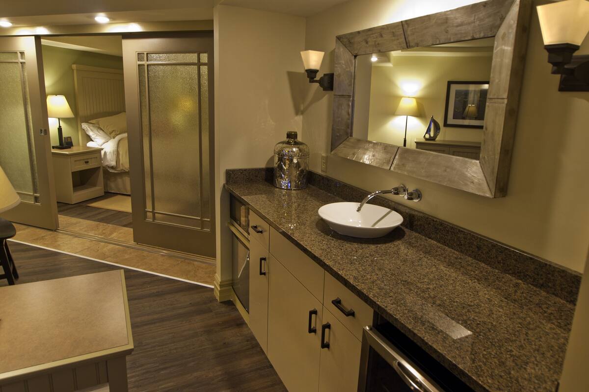 admiral suite | in-room safe, desk, iron/ironing board, free wifi