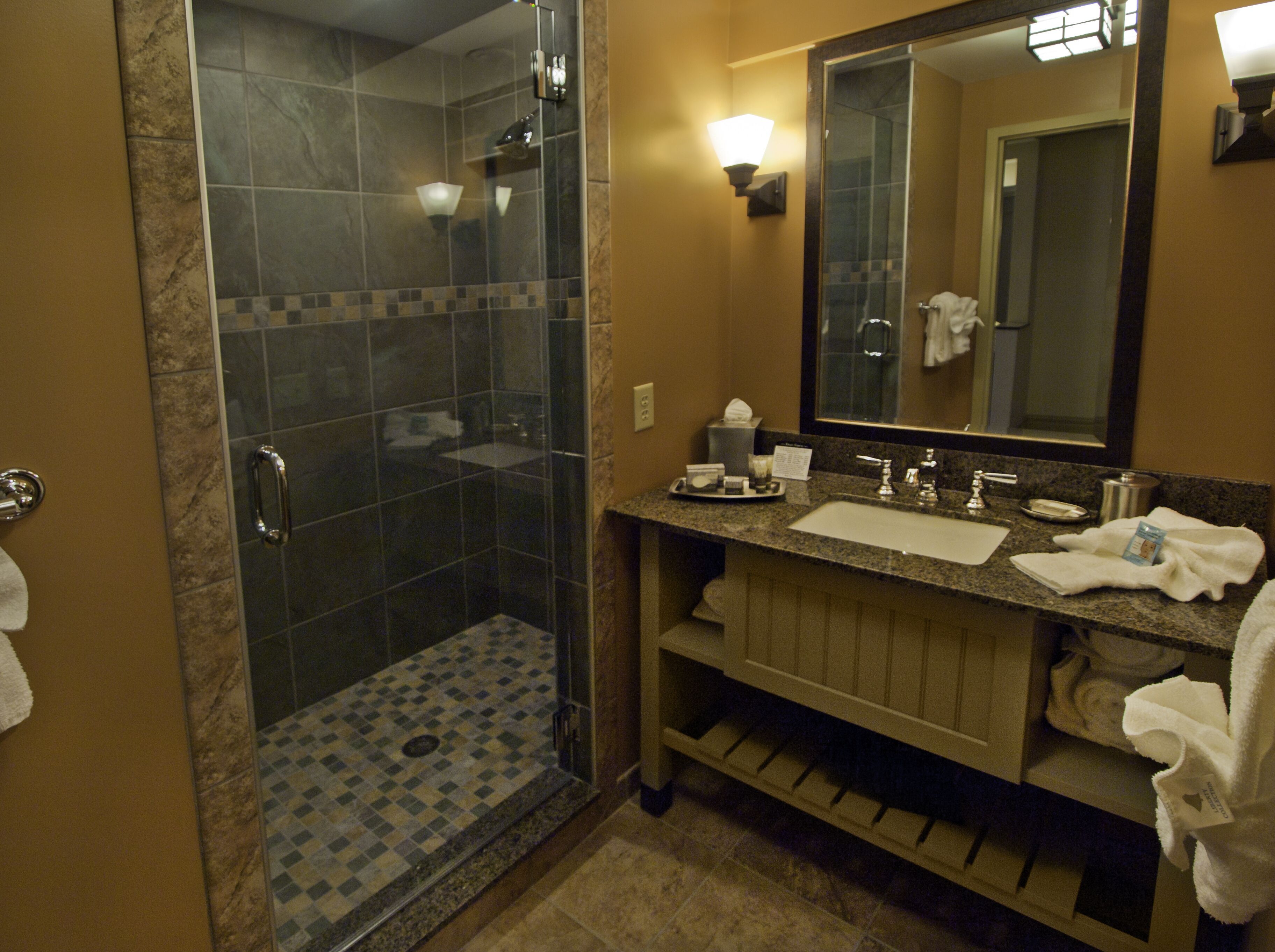 shower, free toiletries, bathrobes, slippers