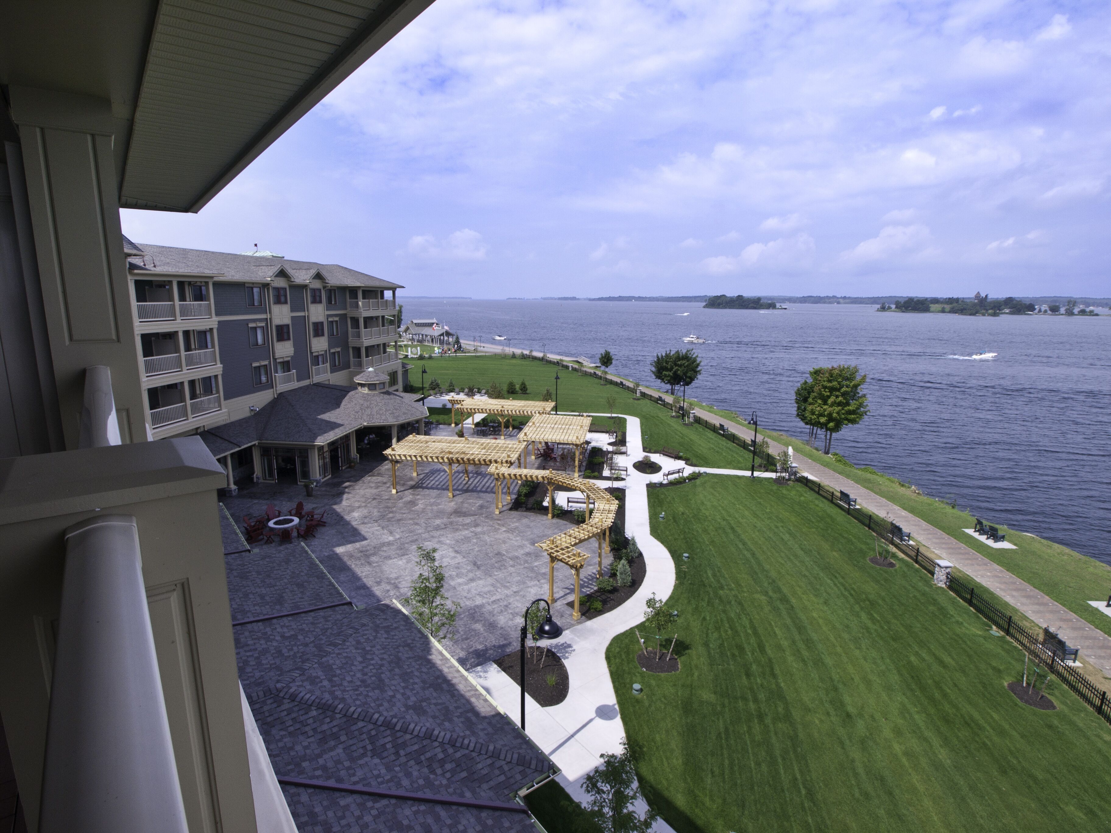 commodore suite | water view