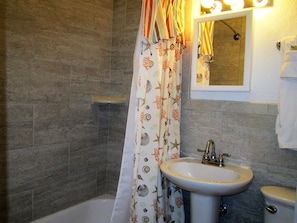 Bathroom - Tropical Winds Motel & Cottages (Sanibel)