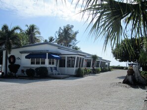 Exterior - Tropical Winds Motel & Cottages (Sanibel)