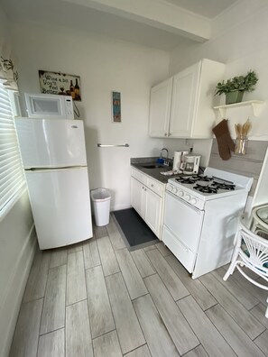 Ocean View Efficiency One Bedroom | Private kitchen | Fridge, microwave, stovetop, coffee/tea maker