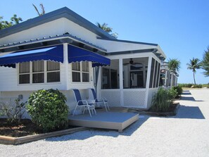 Standard Studio, Shower Only, Mini Fridge, Microwave | Terrace/patio - Tropical Winds Motel & Cottages (Sanibel)