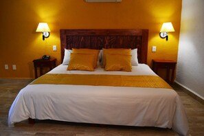 In-room safe, free WiFi - Hotel Rinconada de Cortes (Cuernavaca)