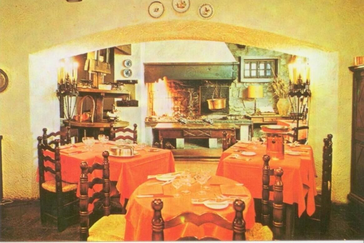 Breakfast, lunch, dinner served; local cuisine 