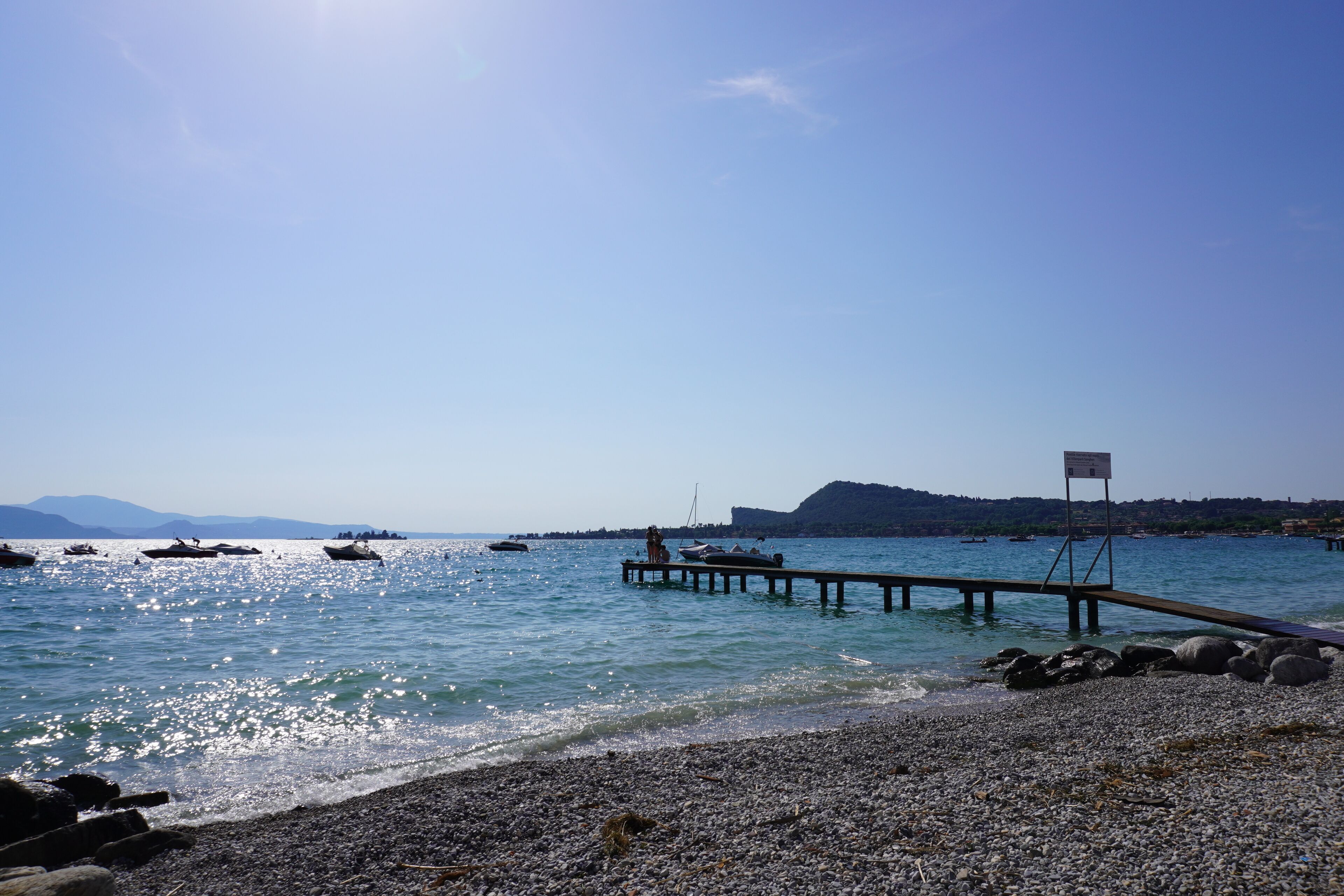 Sulla spiaggia, sabbia bianca