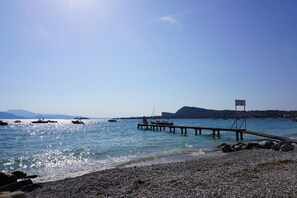 On the beach, white sand - Villenpark Sanghen (Manerba del Garda)
