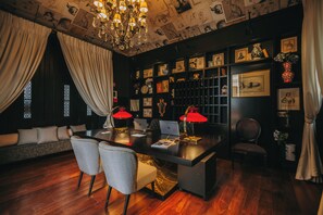 Reception - Torel Palace Lisbon (Lisbon)