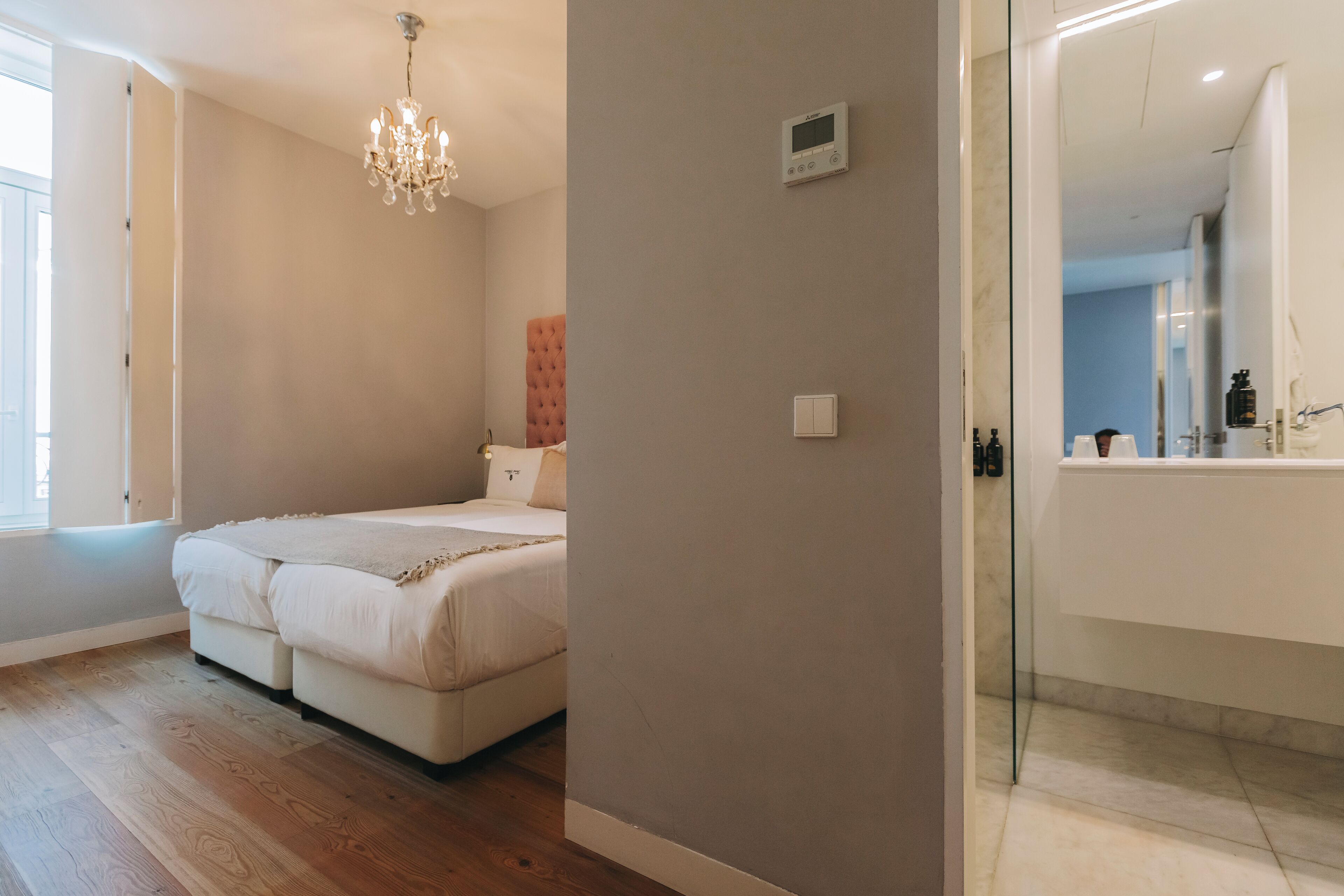 Apartamento Deluxe, 2 habitaciones, vistas a la ciudad | Sábanas de algodón egipcio y ropa de cama de alta calidad